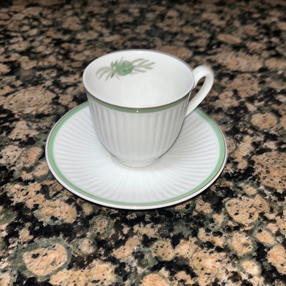 Five Royal Copenhagen green Melodie tea cups